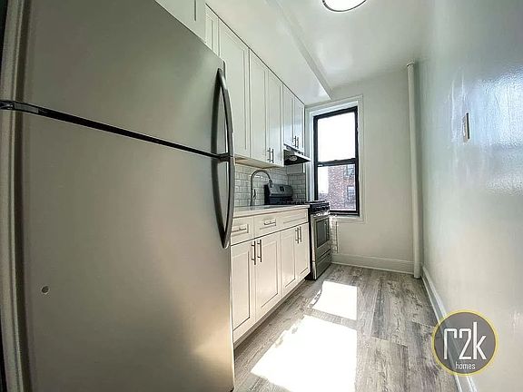 3rd image of 4415 34th Ave APT 3C