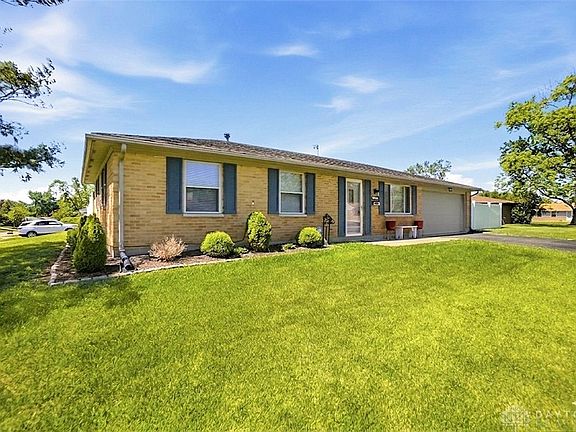 3rd image of 7820 Redbank Ln