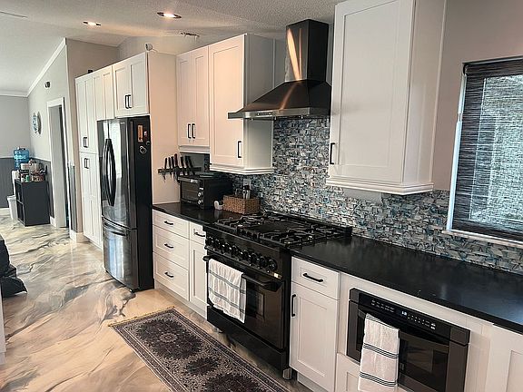 5th image of 16 Collingdale Ct