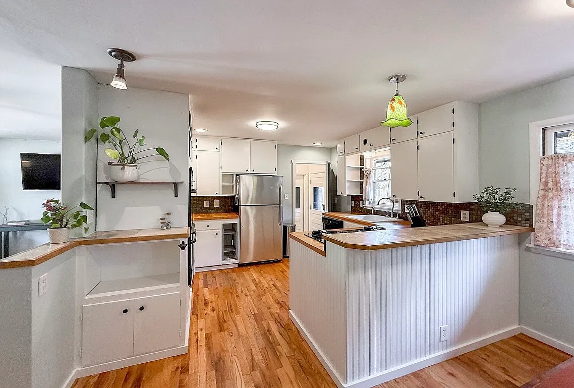 760 Francis St — Photo 3