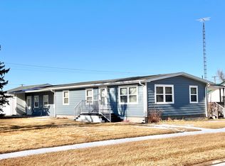 208 N Kerr St, Palisade, NE 69040