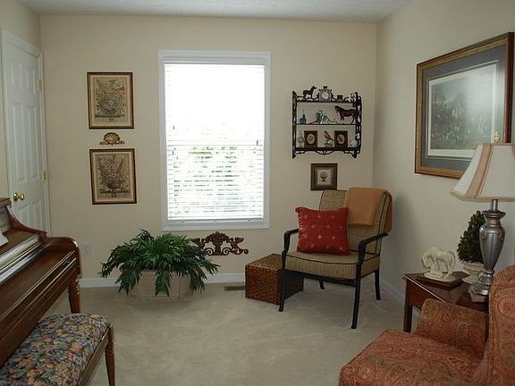 Den/3rd Bedroom