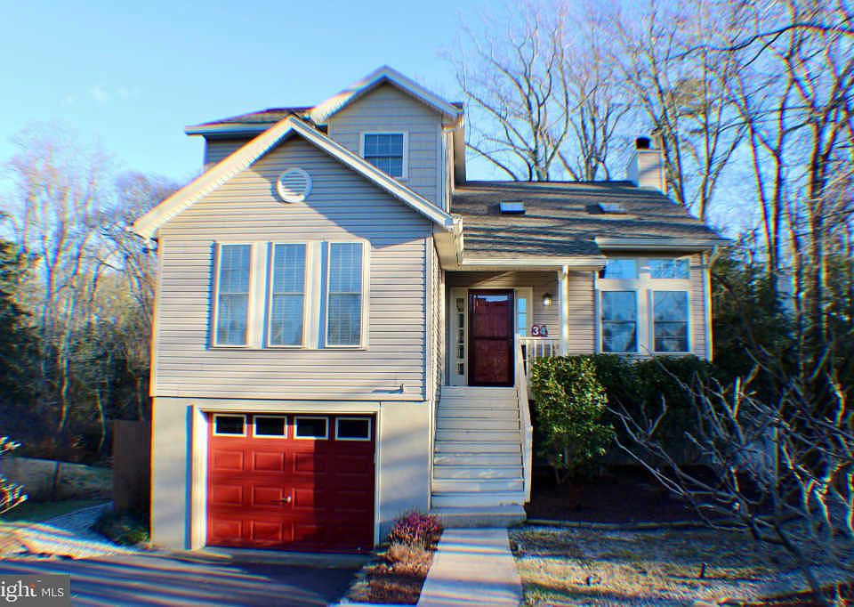 1st image of 34 Tiffany Dr