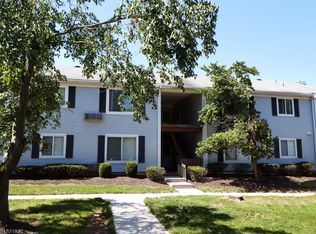 16 Steeplechase Ct, Somerset, NJ 08873