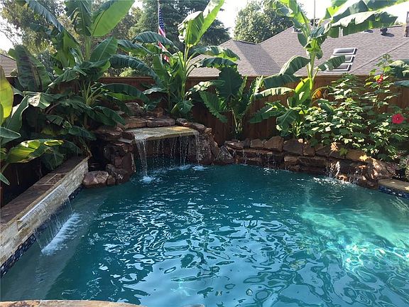 3rd image of 3114 Cambridge Dr
