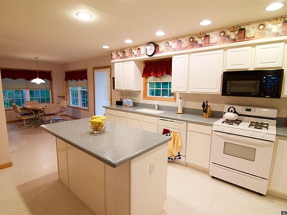 5th image of 16 Glenburnie Dr