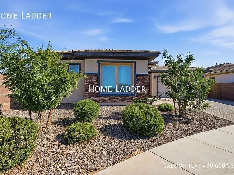 10812 E Tesla Ave — Photo 3