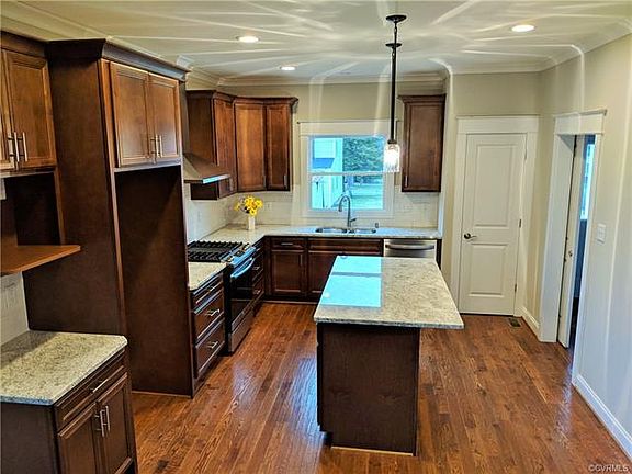 5th image of 512 W 19th St
