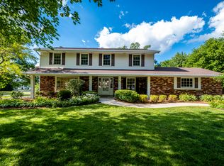 18720 Abbey Ln, Brookfield, WI 53045