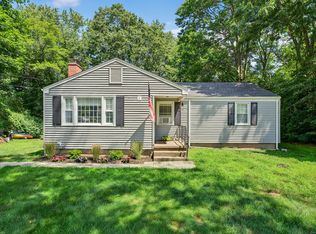 7 Bonnieview Dr, East Granby, CT 06026