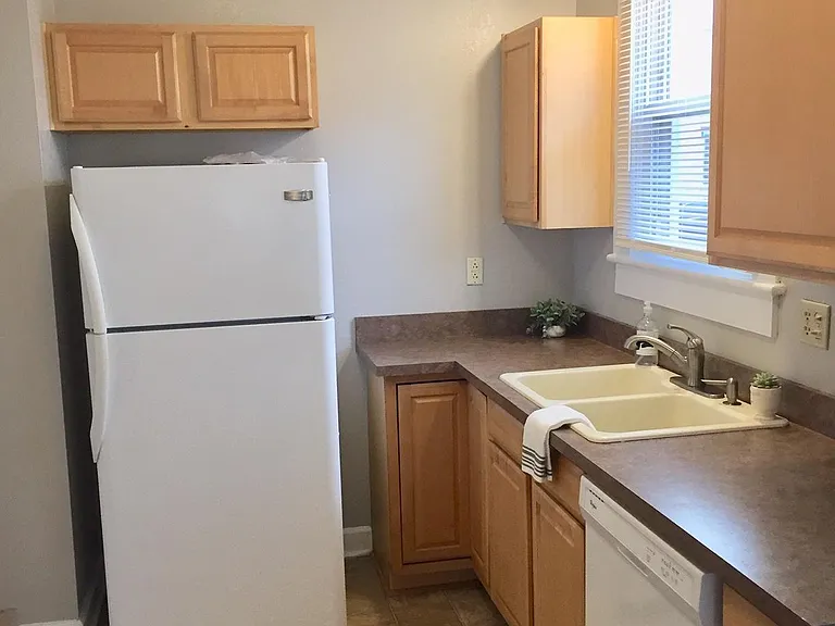 506 W Fearing St — Photo 8