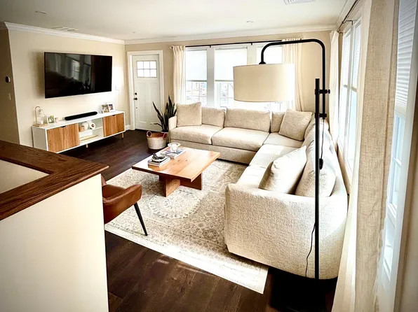 80 Elm St, Stoneham, MA 02180