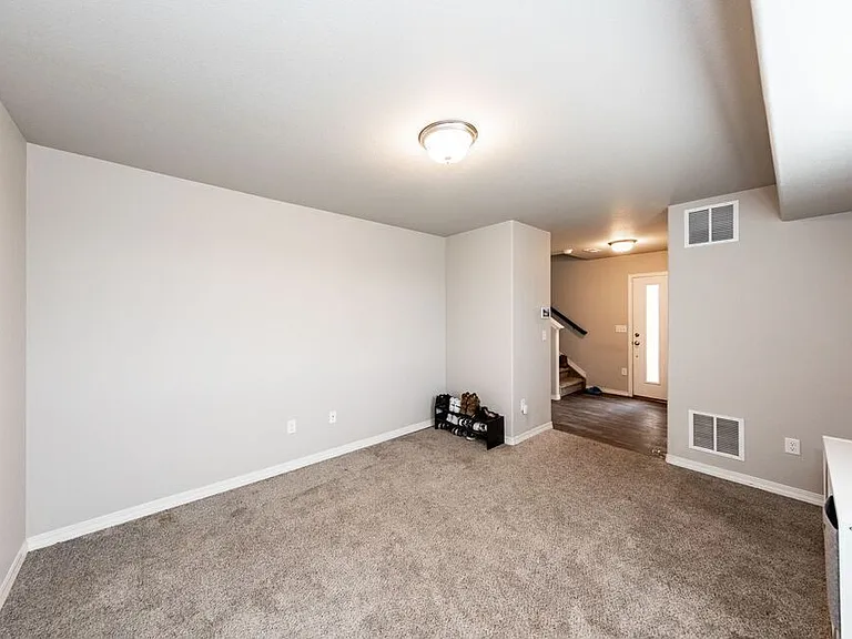 4037 Jericho Loop — Photo 5