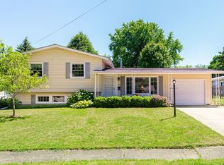 924 Colby Ct, Dekalb, IL 60115