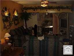 4th image of 1414 W Katella Ave