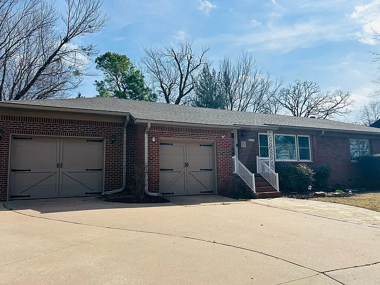 4177 S Troost Pl — Photo 2