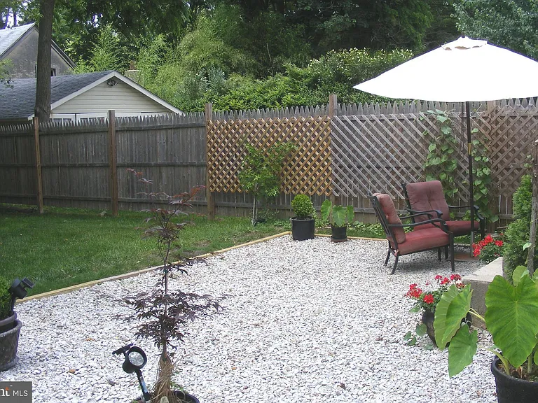 316 Locust Ave — Photo 36