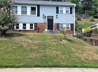 13430 Pinetree Dr, Woodbridge, VA 22191