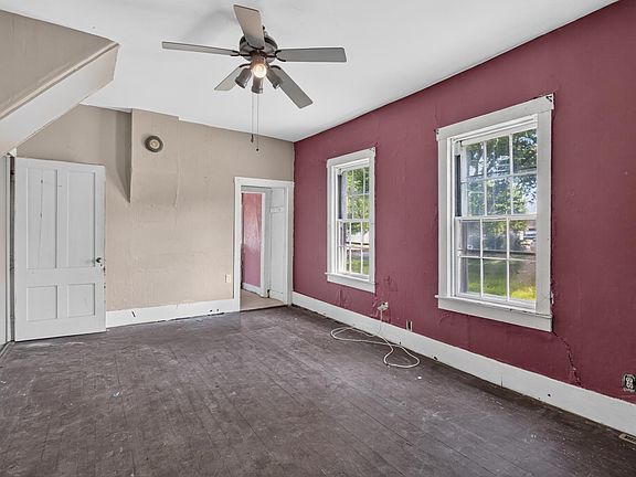 3rd image of 602 2nd Ave E