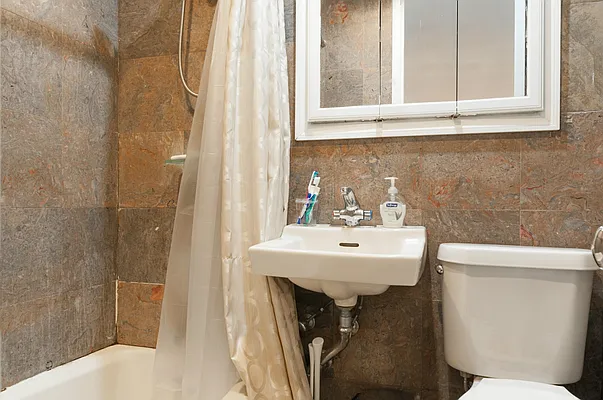 Rented by Keller Williams NYC | media 25