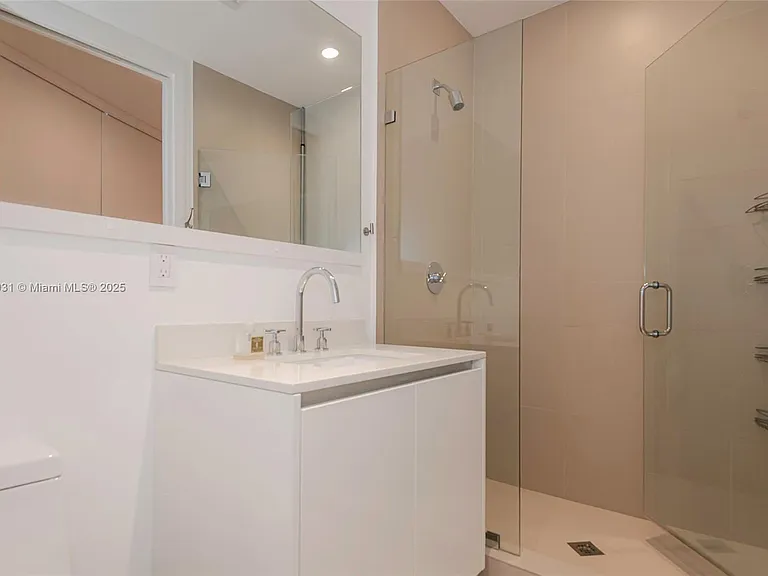 2821 S Bayshore Dr #7B — Photo 20