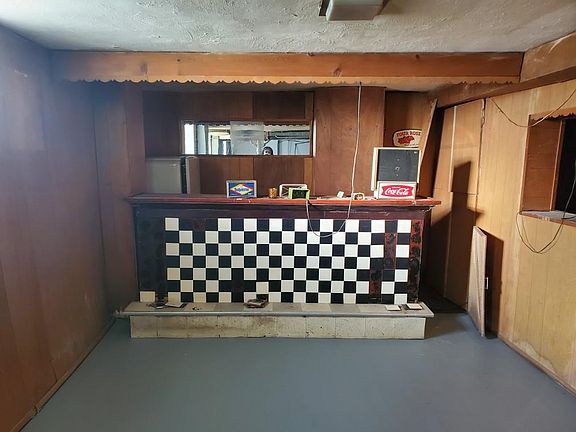 3rd image of 10905 Eliot Ave