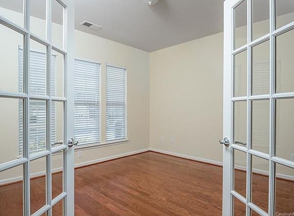 4th image of 49138 Gladiolus St