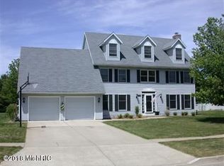 1572 Dunross Dr, Portage, MI 49024