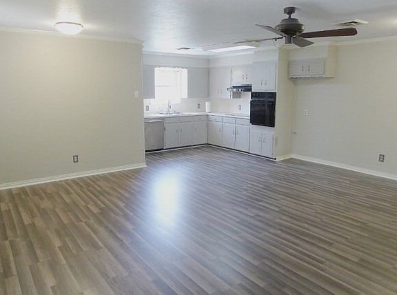5th image of 1216 E Neches St