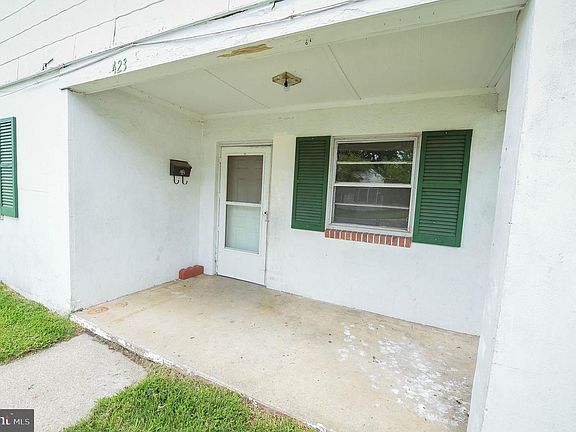 2nd image of 423 Linden Ave