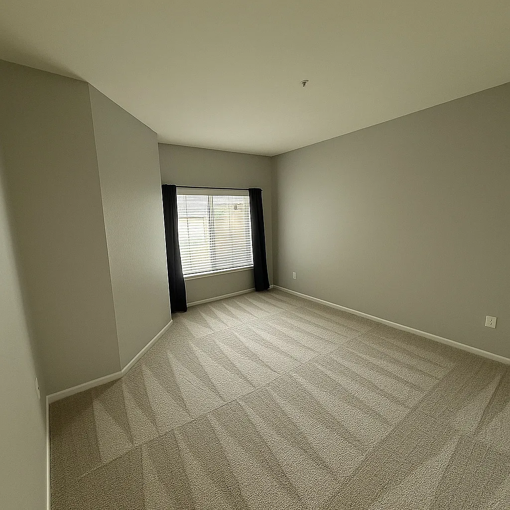 8707 E Florida Ave — Photo 4