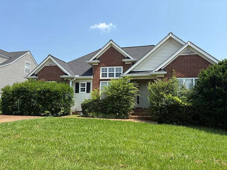 1108 McDonough Cir — Photo 1