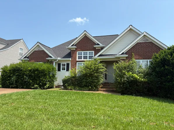 1108 McDonough Cir, Thompsons Station, TN 37179