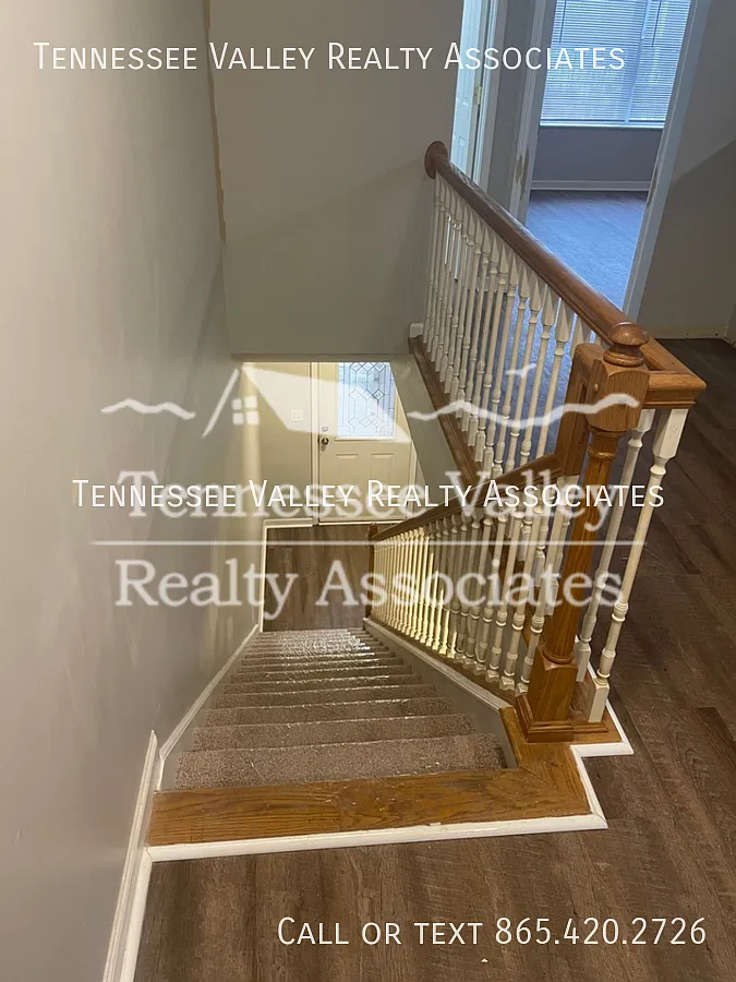 Charming 3 bed, 2 bath townhome in Oak Ridge! — Photo 4