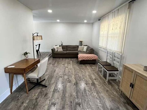 5th image of 9101 Village Wood Dr