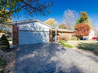 114 Springdale Pl, Wood River, IL 62095