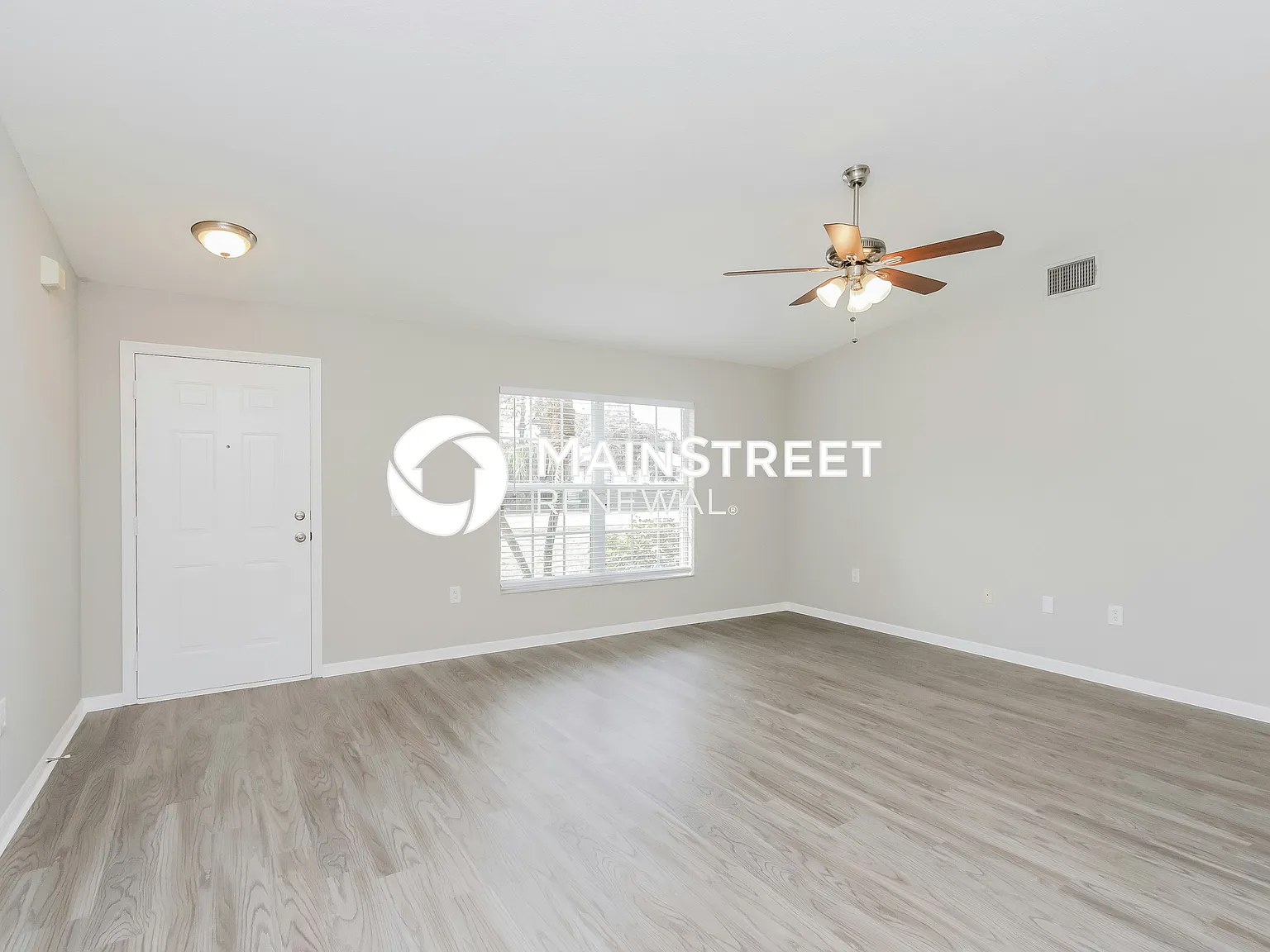 1762 S Chamberlain Blvd — Photo 3