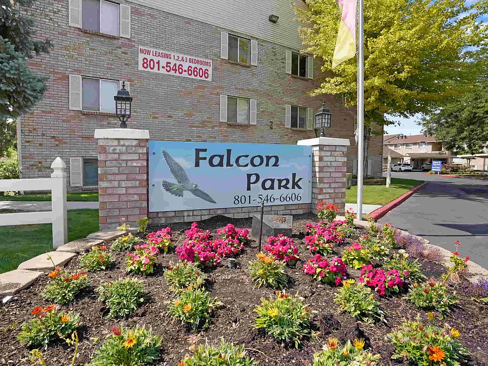 Falcon Park Apartments