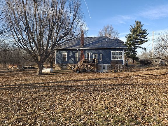 2nd image of 102 N Warren St