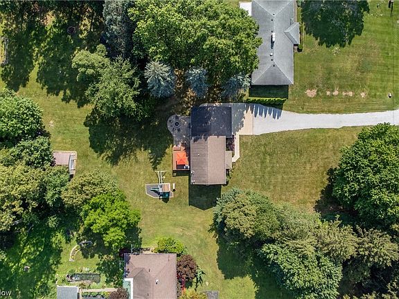 5th image of 335 Skyview Dr