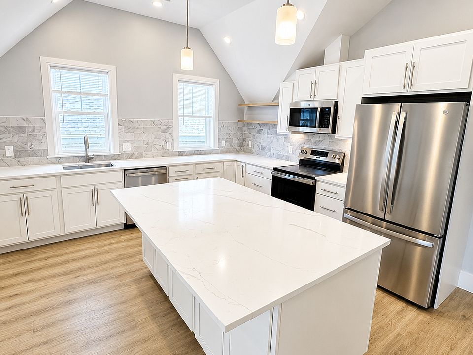 1st image of 68 Easton St #2