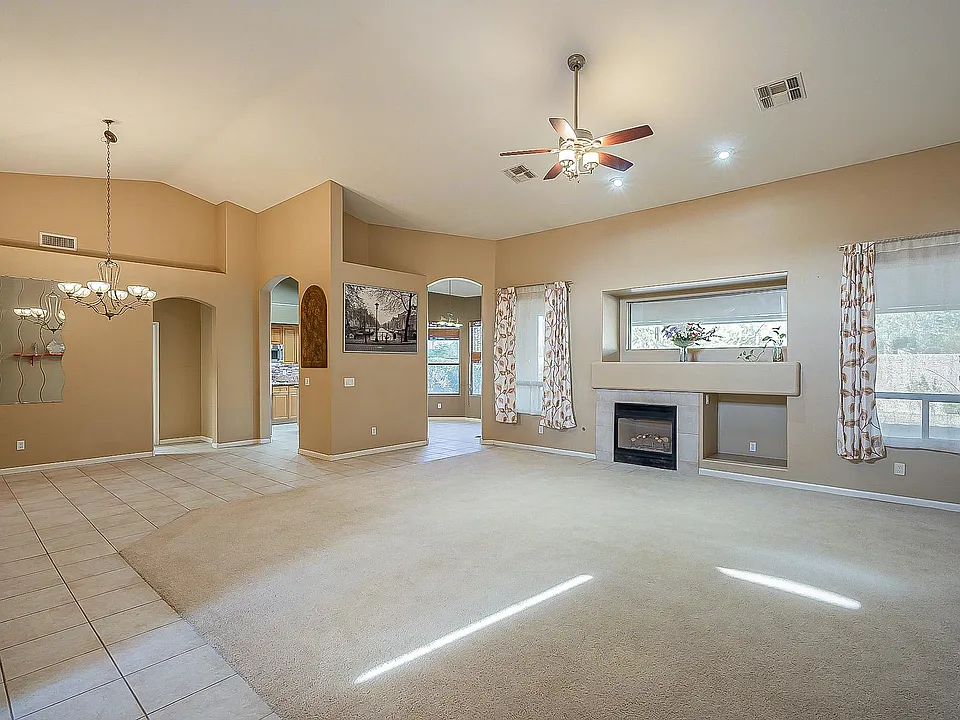 4926 E Duane Ln