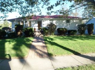 15 Oakley Ave, Massapequa, NY 11758