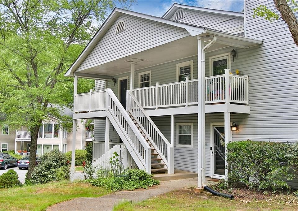 1st image of 2104 Augusta Dr SE