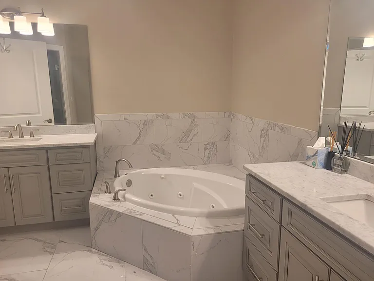 5222 Indian Woods Dr #201 — Photo 2