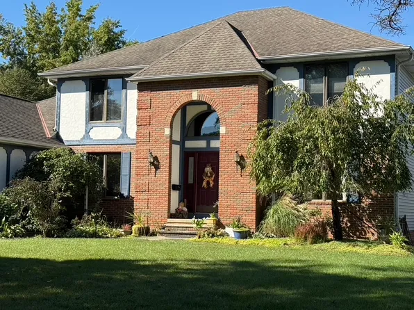 7432 Baldwin Creek Dr, Middleburg Heights, OH 44130