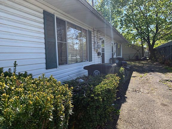 2nd image of 1146 Dover Ave