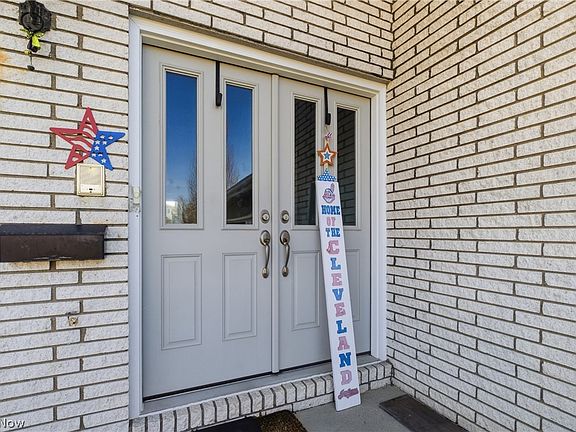 3rd image of 13901 Bennington Blvd