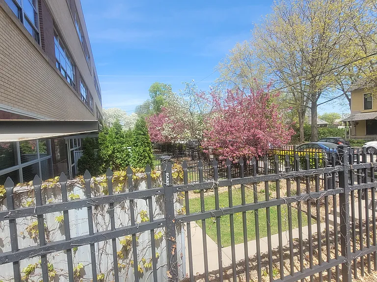 111 E Franklin Ave #109 — Photo 22