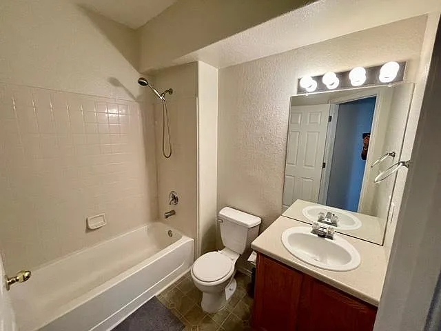 Bathroom off of main bedroom
